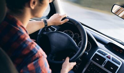 driving-2934477_1280-1024x604.jpg