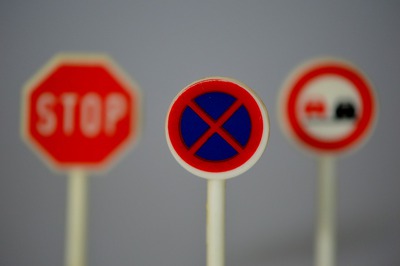 traffic-signs-674623_960_720.jpg